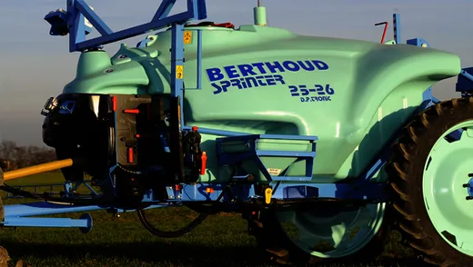 Прицепной опрыскиватель BERTHOUD SPRINTER